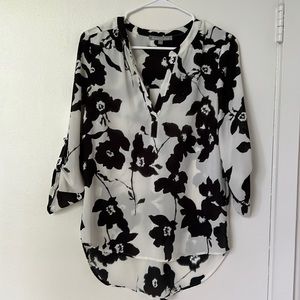 Floral tunic with split neck and 3/4 sleeve